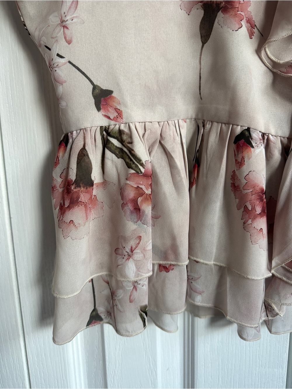 Ricki's Floral Ruffle Cream Button Up Blouse. NWT Size Large - Picture 2 of 9